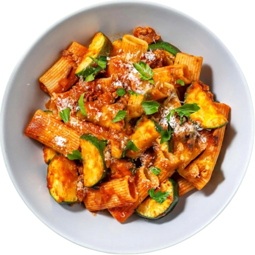 Tītars un rigatoni ar cukini un parmezānas tomātu mērci